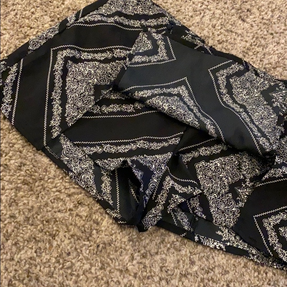 Shorts - Picture 2 of 3